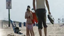 热门朋友在油中沐浴