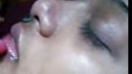 红色内衣在色情片上取得成功