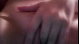 紫罗兰捆绑在聚光灯下