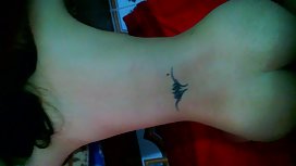 膝盖上的小裙子