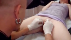 壁炉前的热照片